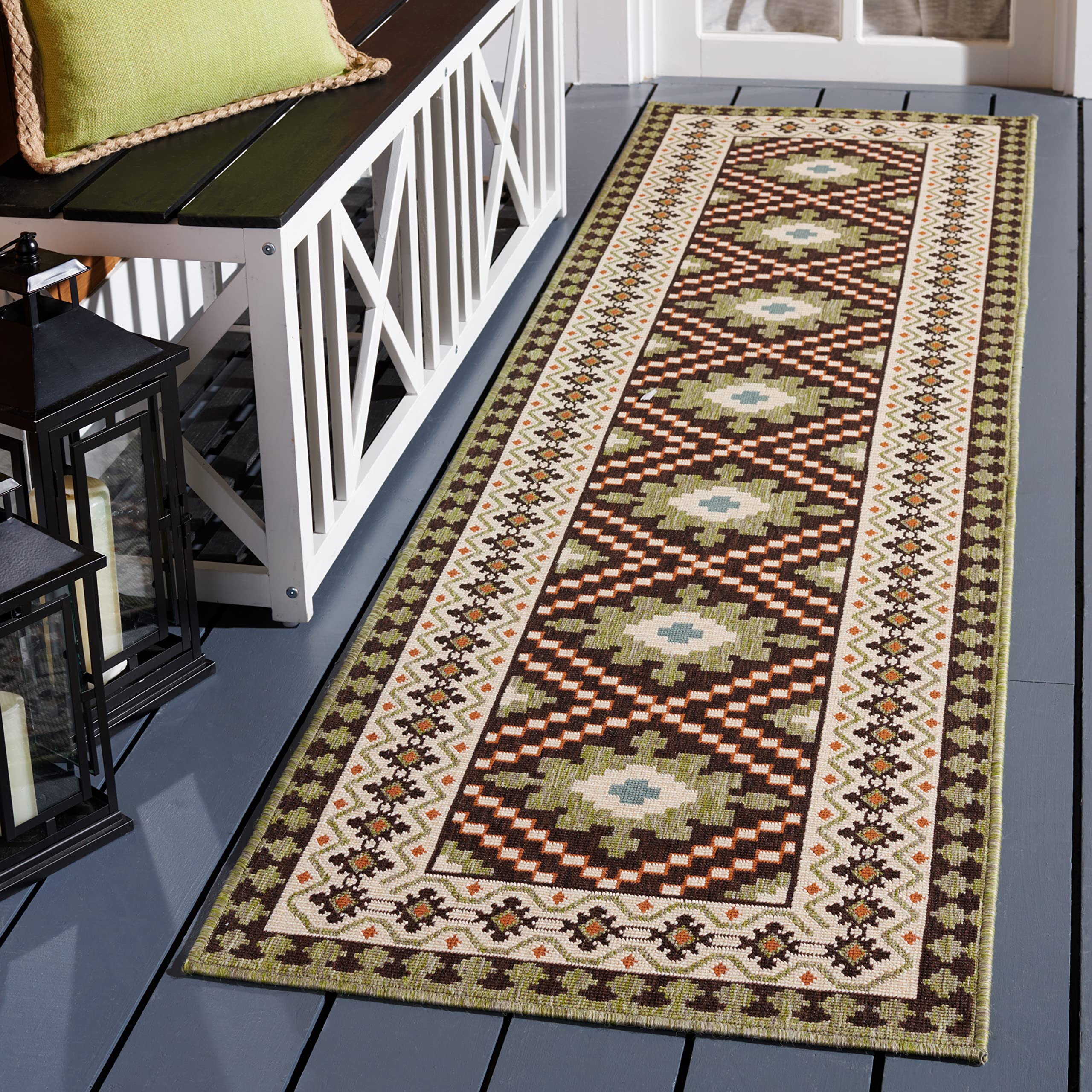 SAFAVIEH Veranda Collection Runner Rug - 23 x 8, Brown & Terracotta, Boho Design, Non-Shedding & Easy Care, Indoor/Outdoor & W