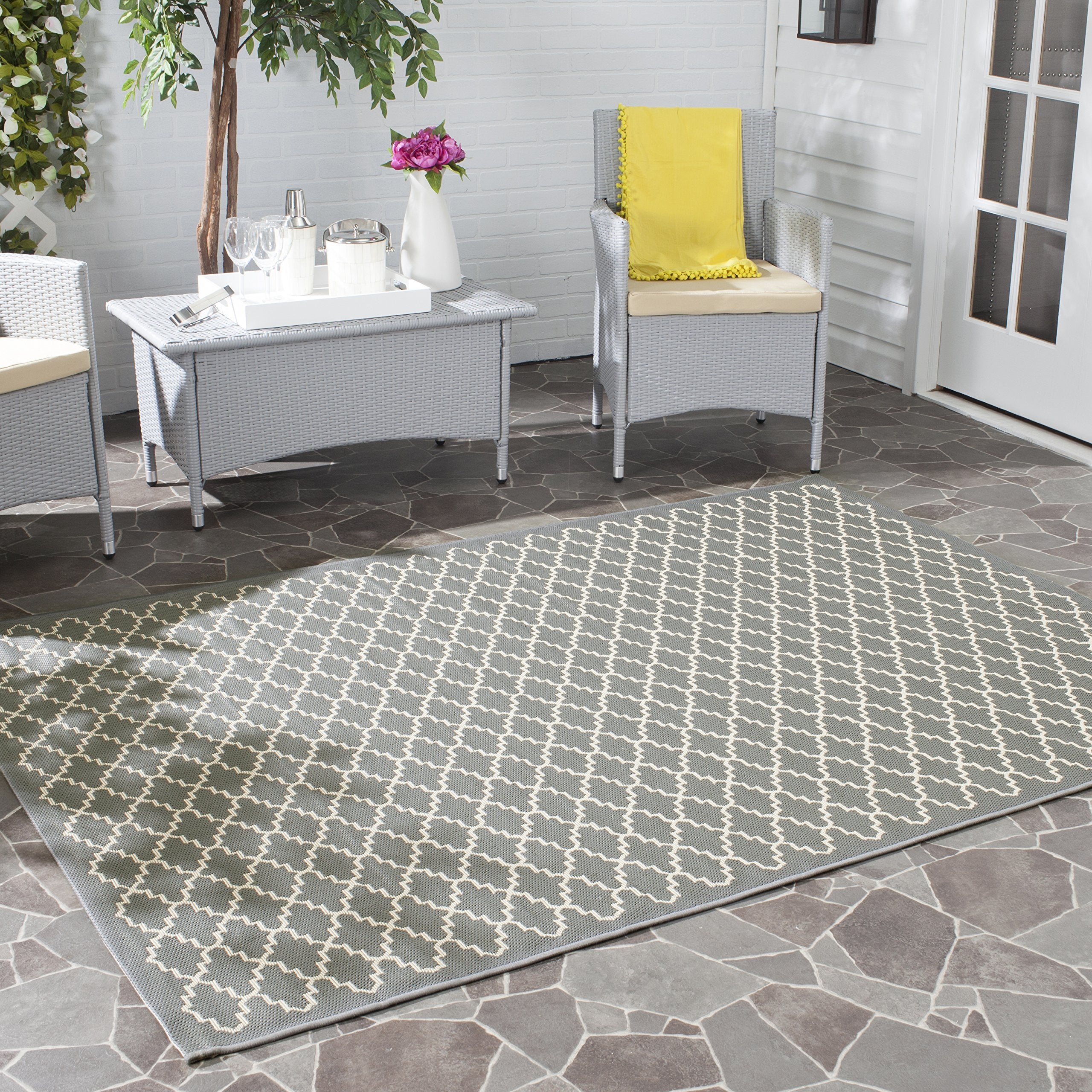 SAFAVIEH Courtyard Collection Area Rug - 4 Square, Anthracite & Beige, Trellis Design, Non-Shedding & Easy Care, Indoor/Outdoor