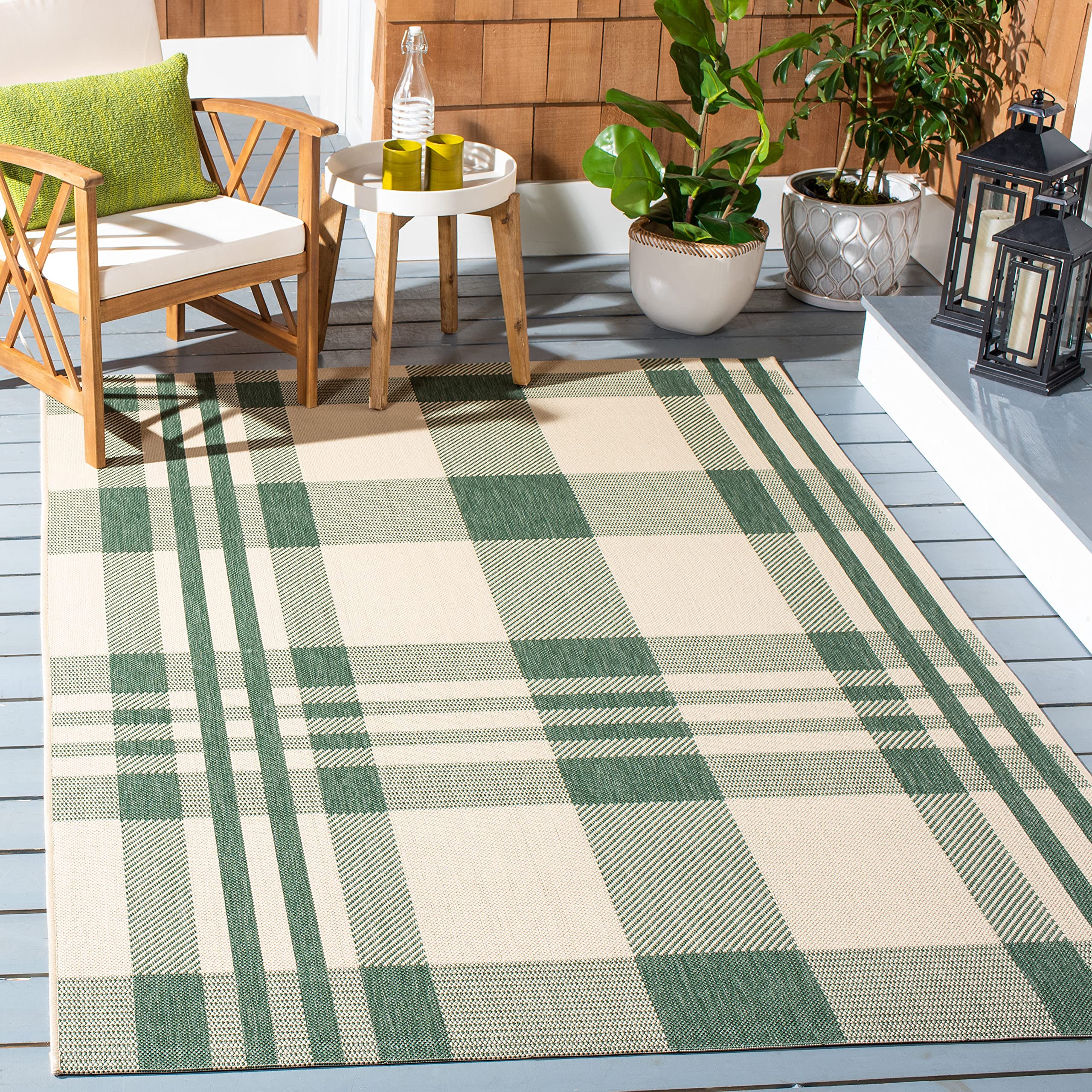 SAFAVIEH Courtyard Collection Area Rug - 53 Square, Green & Beige, Non-Shedding & Easy Care, Indoor/Outdoor & Washable-Ideal fo